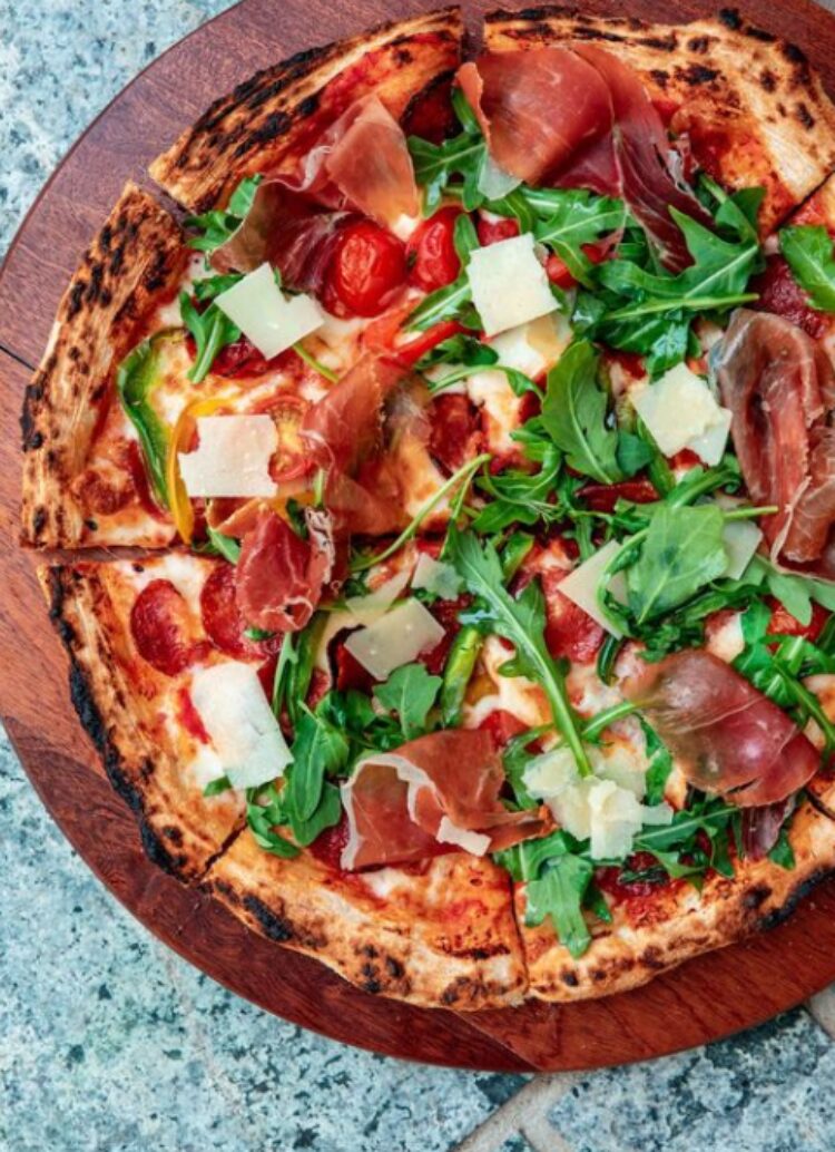 Gourmet pizzas plus your old favourites from Hueys at Blueys.