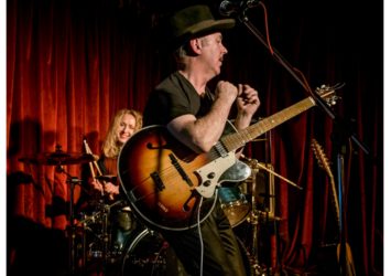 Dave Graney & Clare Moore performing at Flow Bar