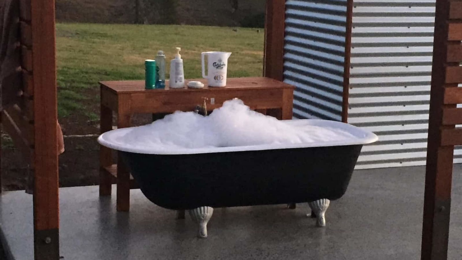 Mansfield Cottage outdoor bath