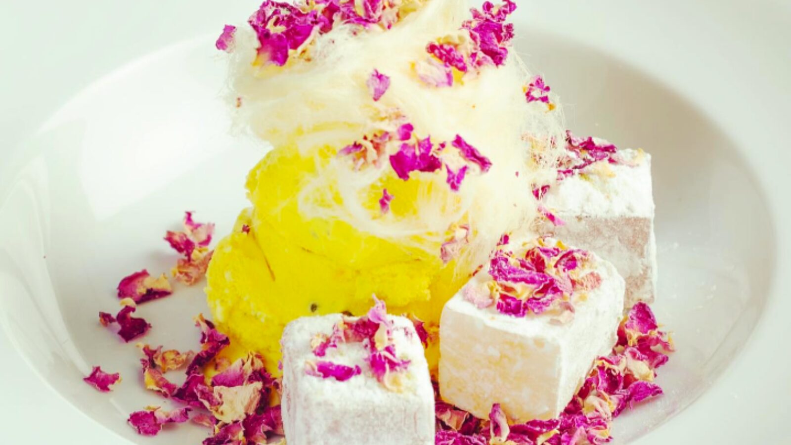 Anatolia dessert Persian saffron icecream