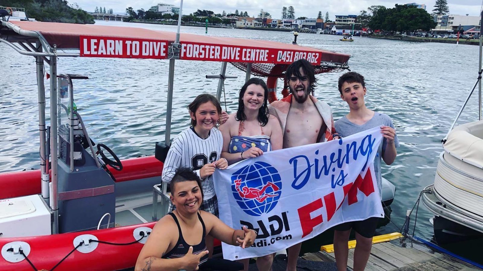 Forster Dive Centre happy group