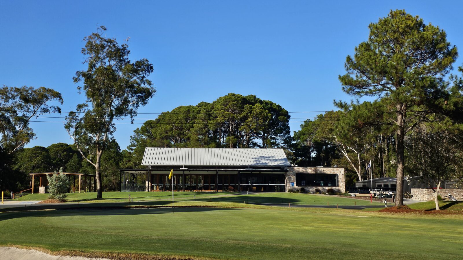 Tuncurry Golf Course clubhouse exterior