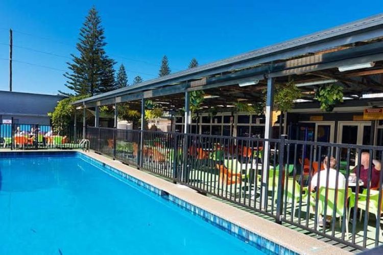 Bellevue at Tuncurry: the pub with a pool.