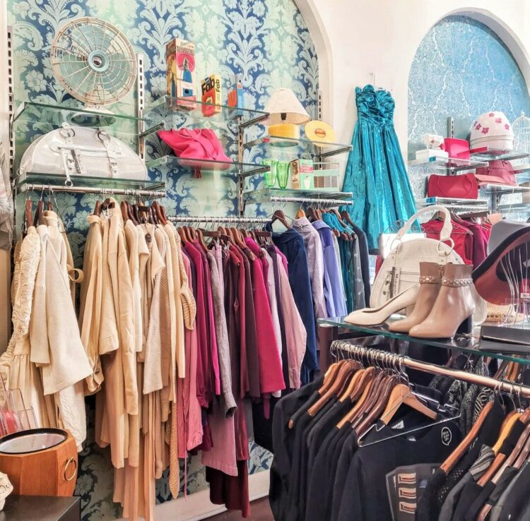 Op shopping for vintage style (photo by @Eco_Thrifter)